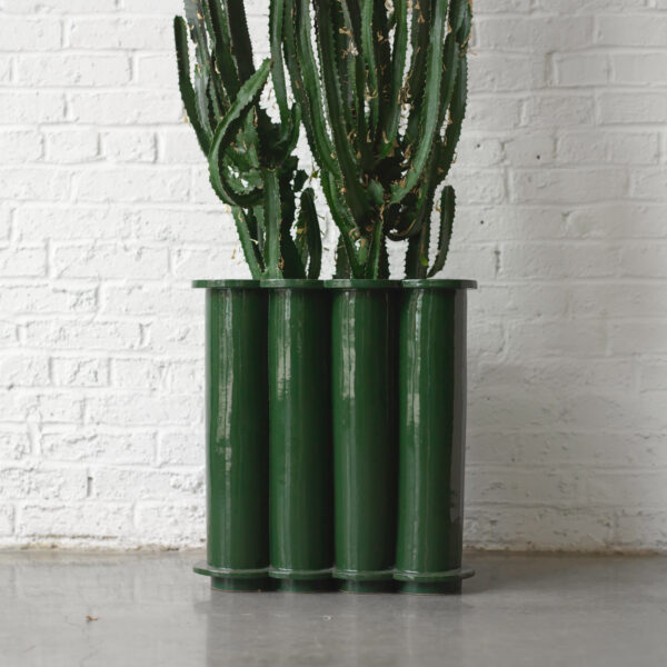 BZIPPY | Tall Ruffle Planter