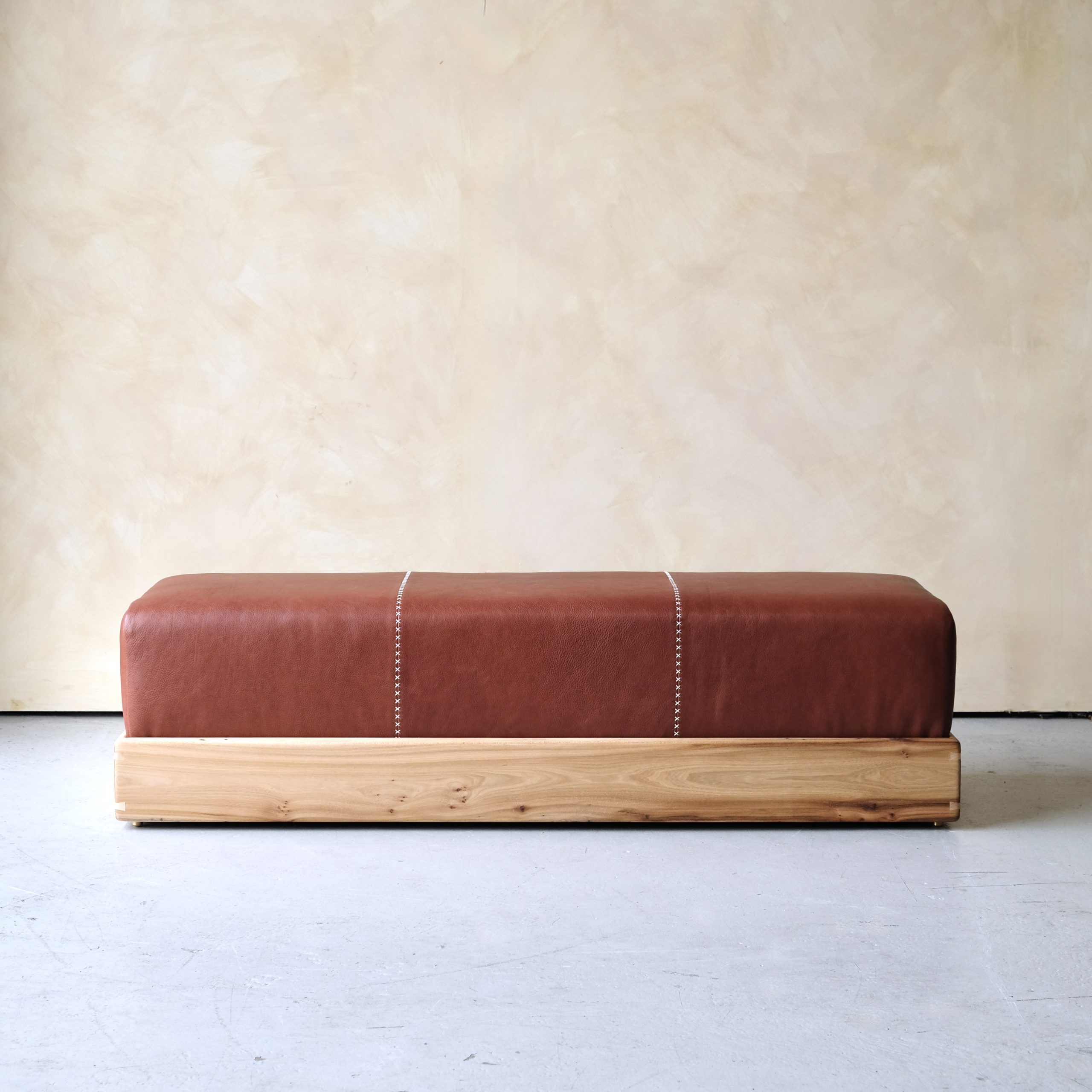 Otzi | Pommel Ottoman Bench